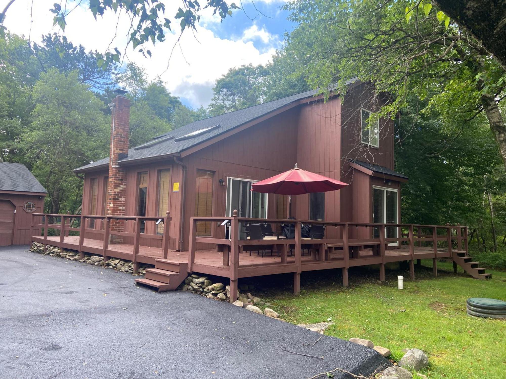 Ash Cottage In Poconos Near Camelback & Kalahari Long Pond Kültér fotó